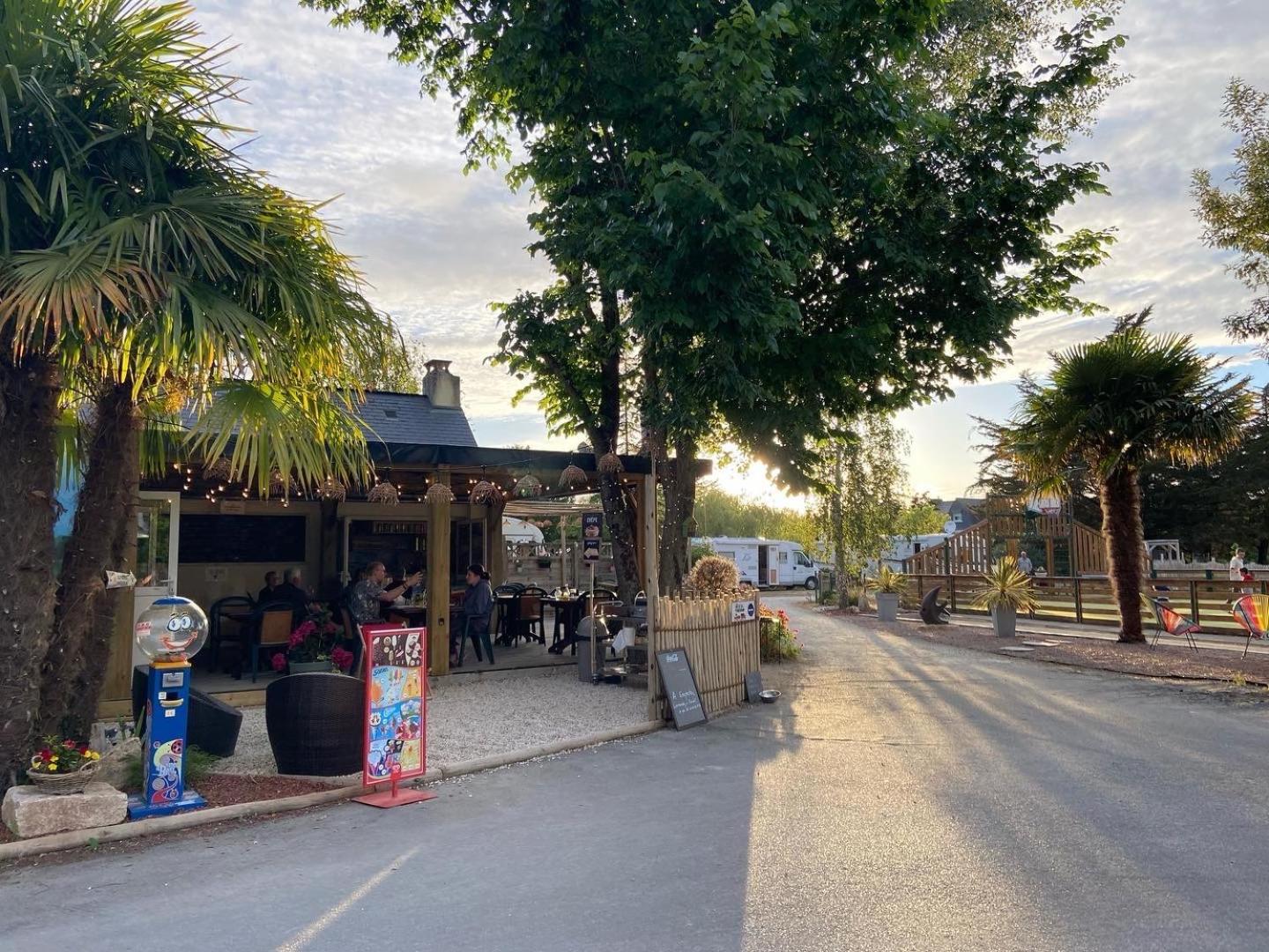 Camping Paradis Le Moulin Des Oies Belz Bagian luar foto
